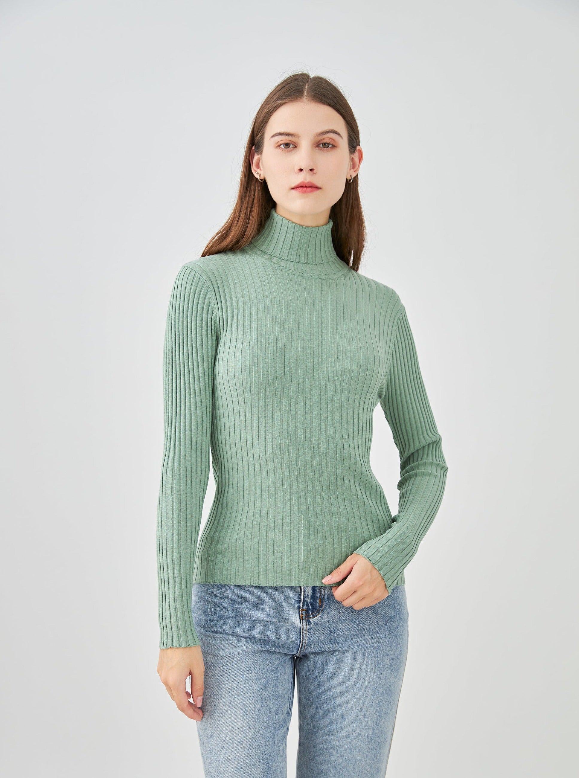 Pull col roulé côtelé en soie stretch