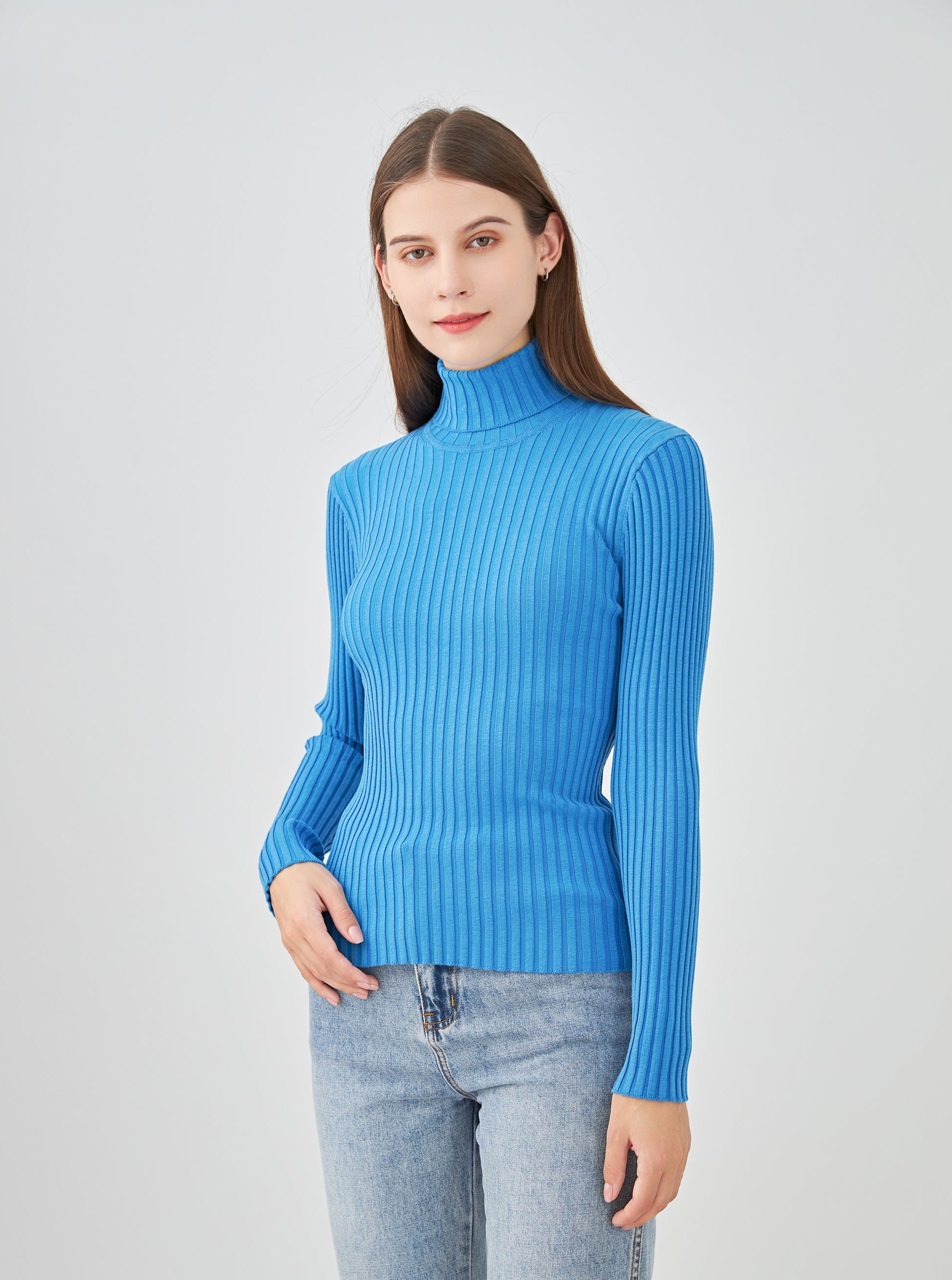 Pull col roulé côtelé en soie stretch