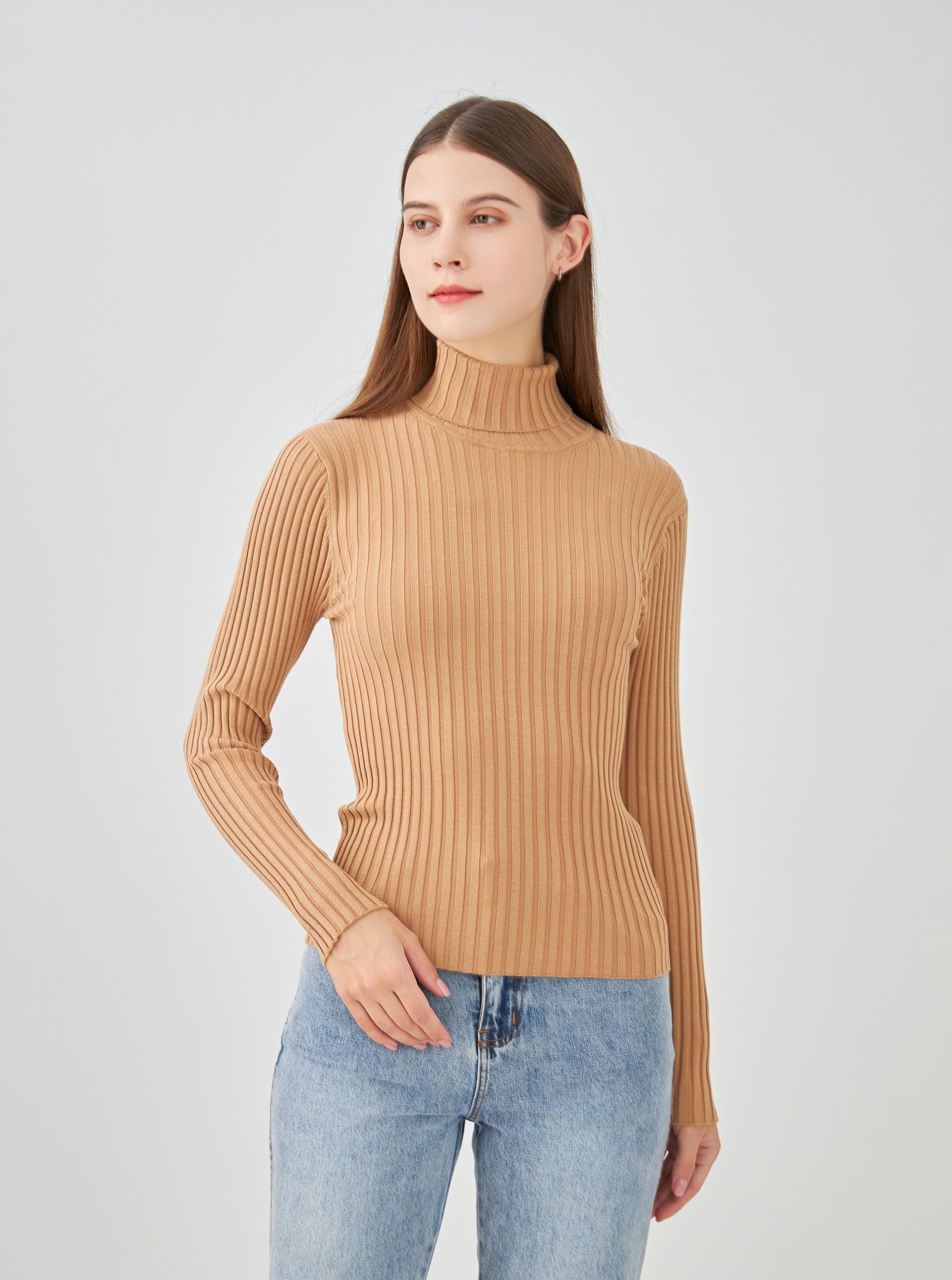 Pull col roulé côtelé en soie stretch