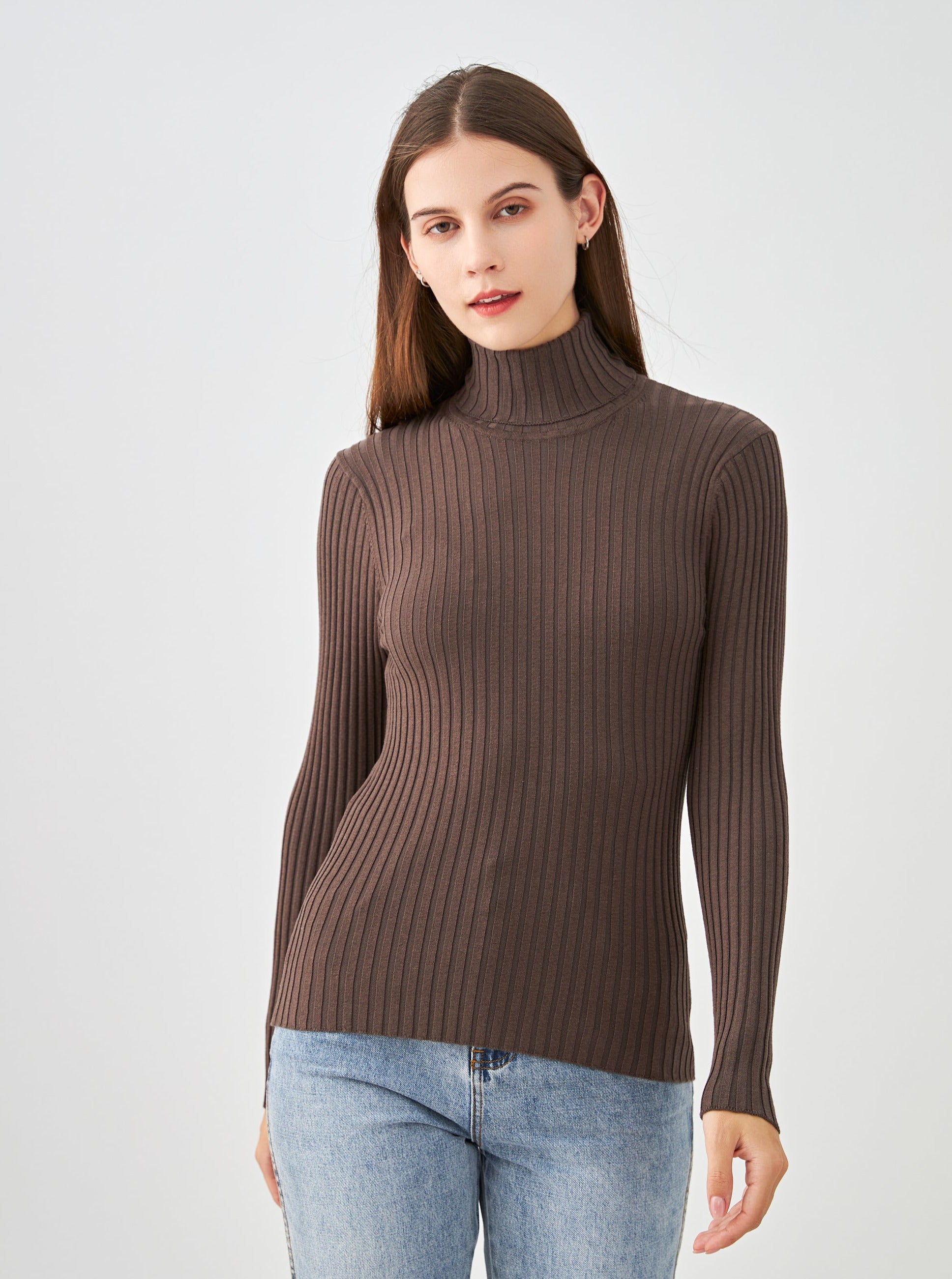 Pull col roulé côtelé en soie stretch