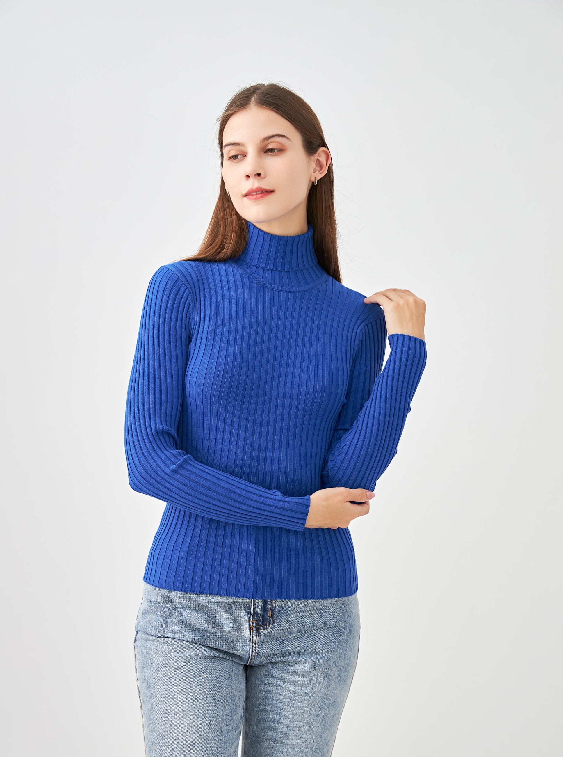 Pull col roulé côtelé en soie stretch