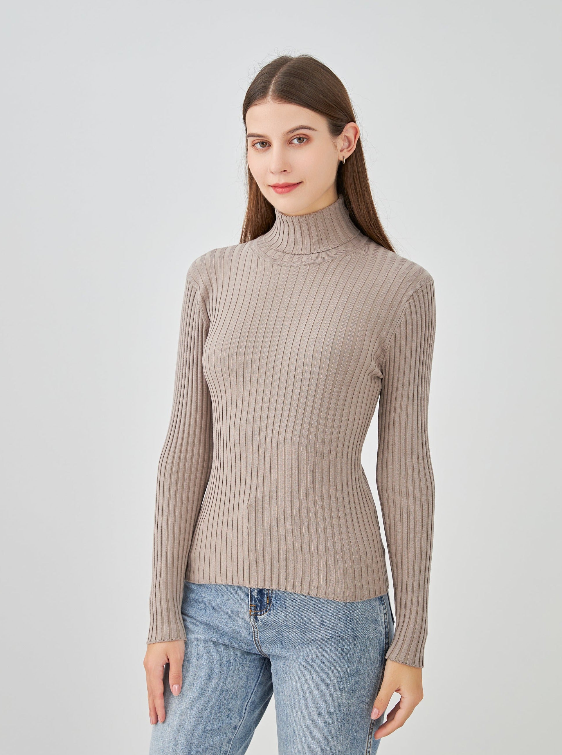 Pull col roulé côtelé en soie stretch
