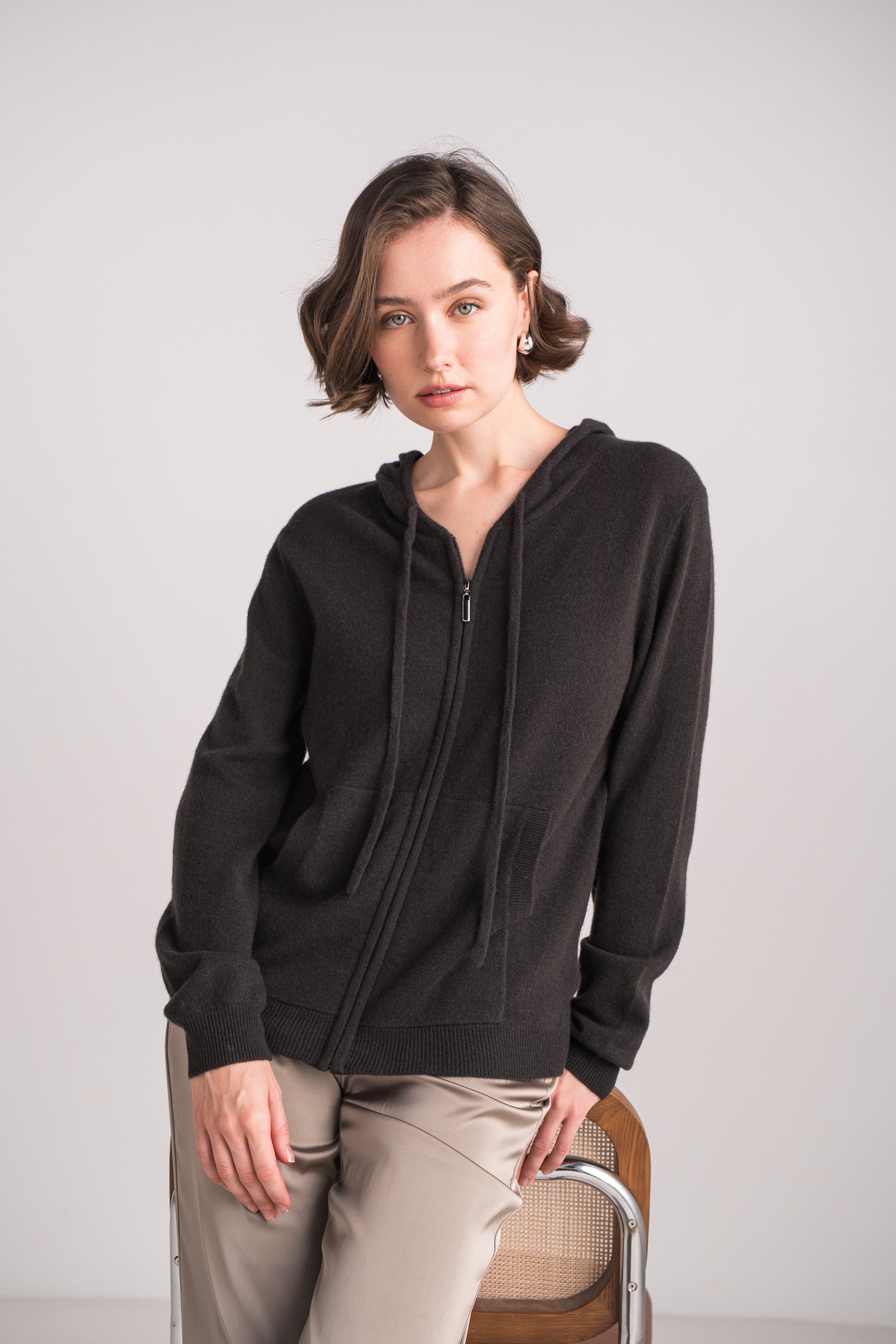 Gilet zippé à capuche en cachemire