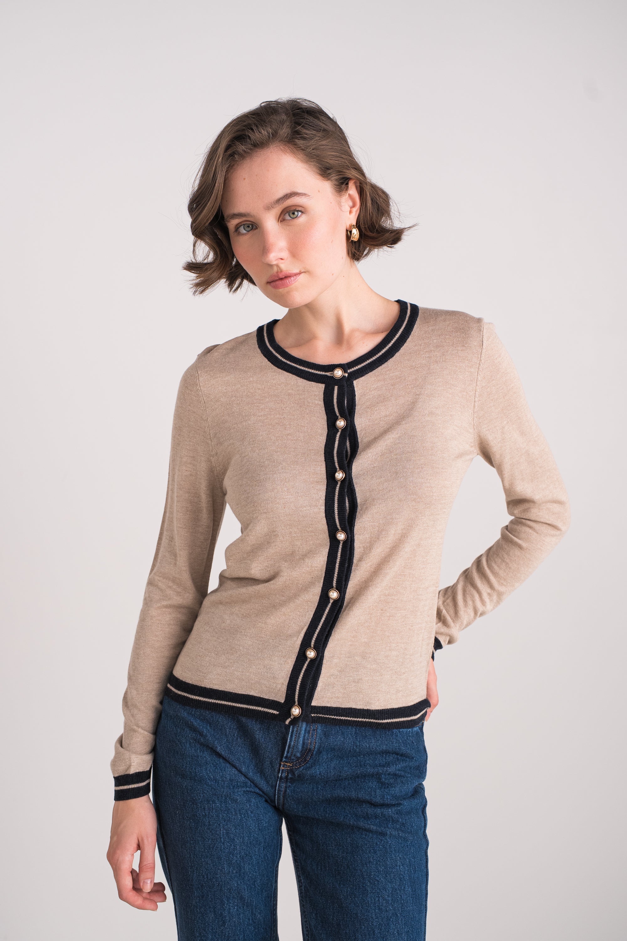 Cardigan bicolore boutons perles en soie et cachemire