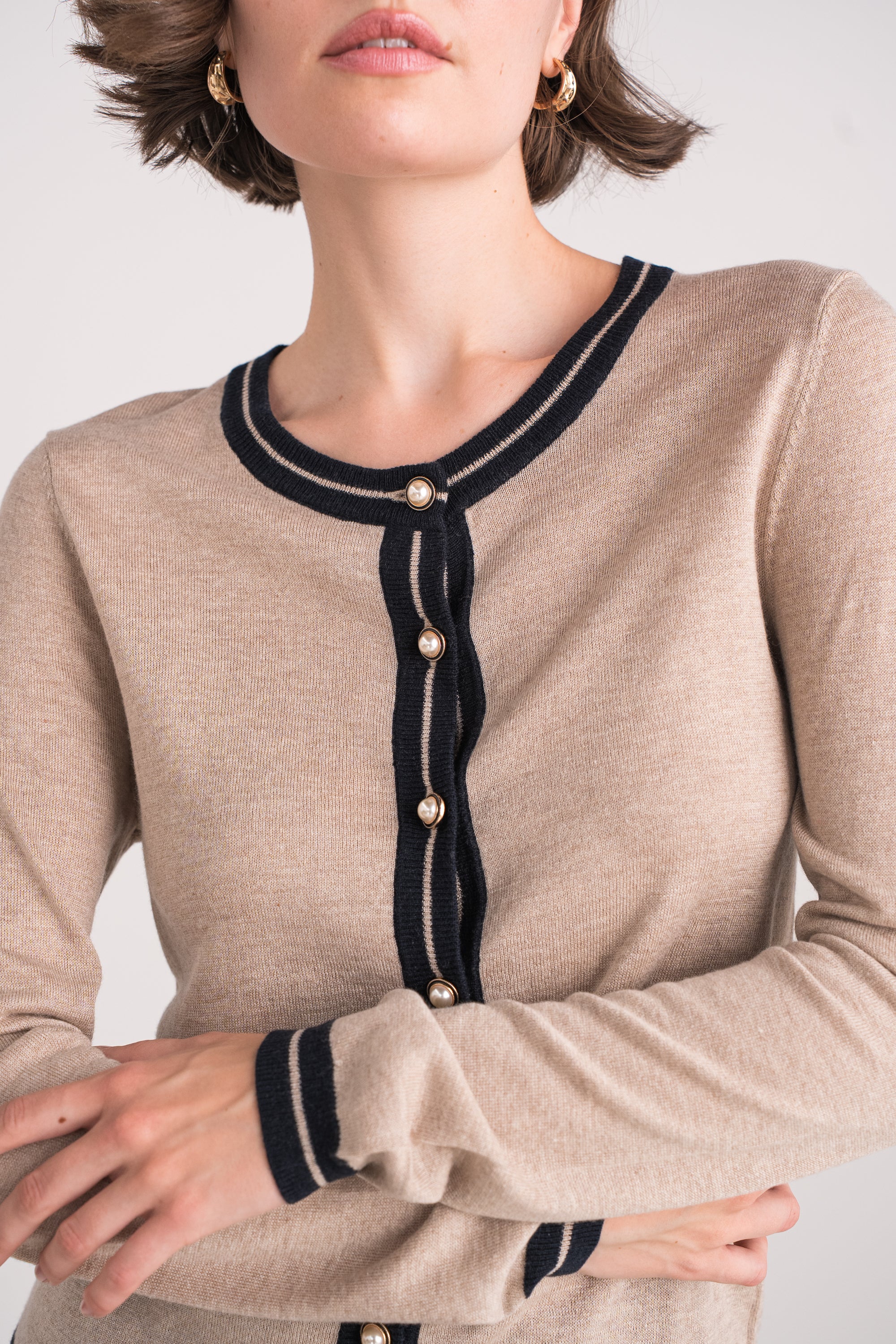 Cardigan bicolore boutons perles en soie et cachemire