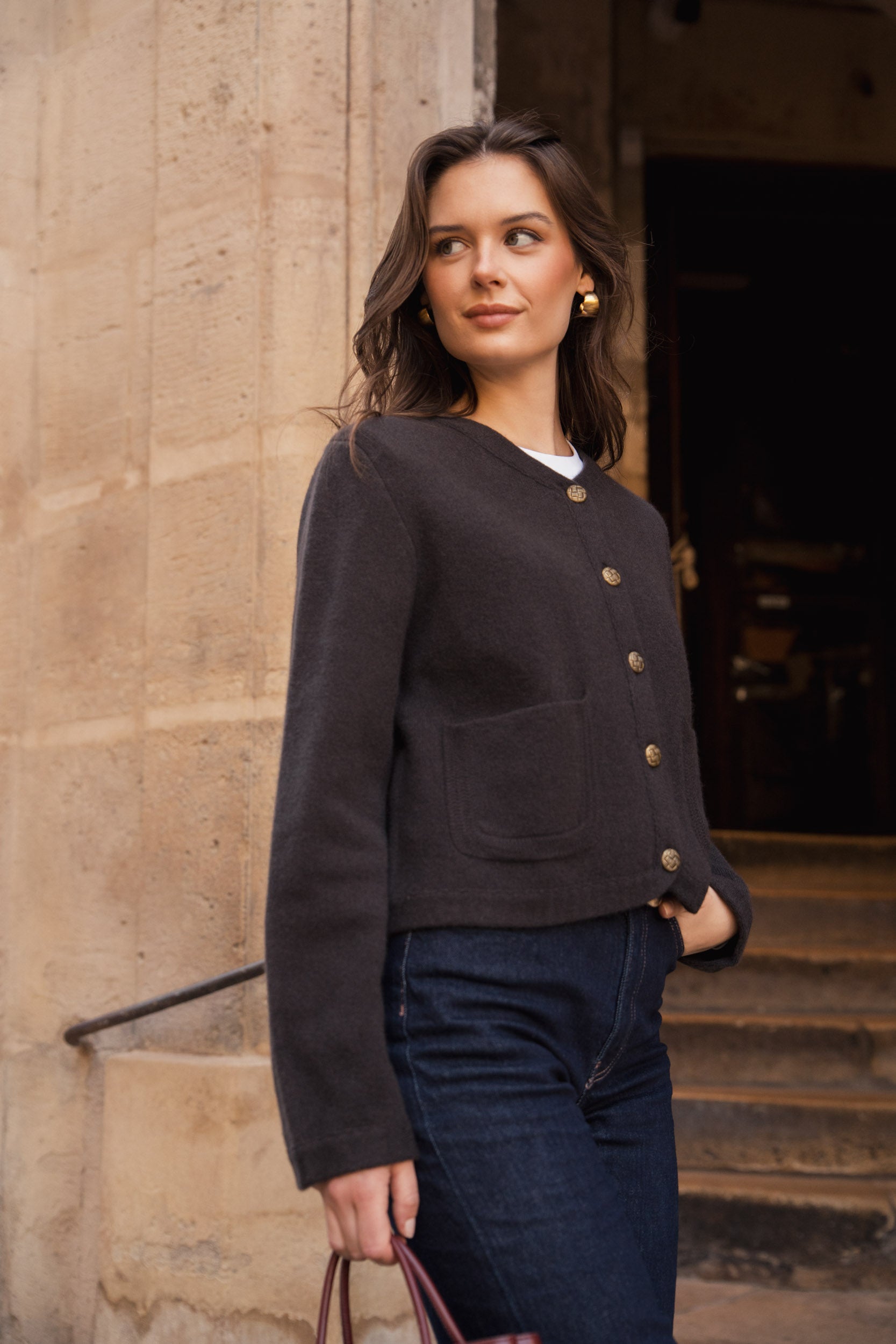 Gilet court avec poches en cachemire 4 fils