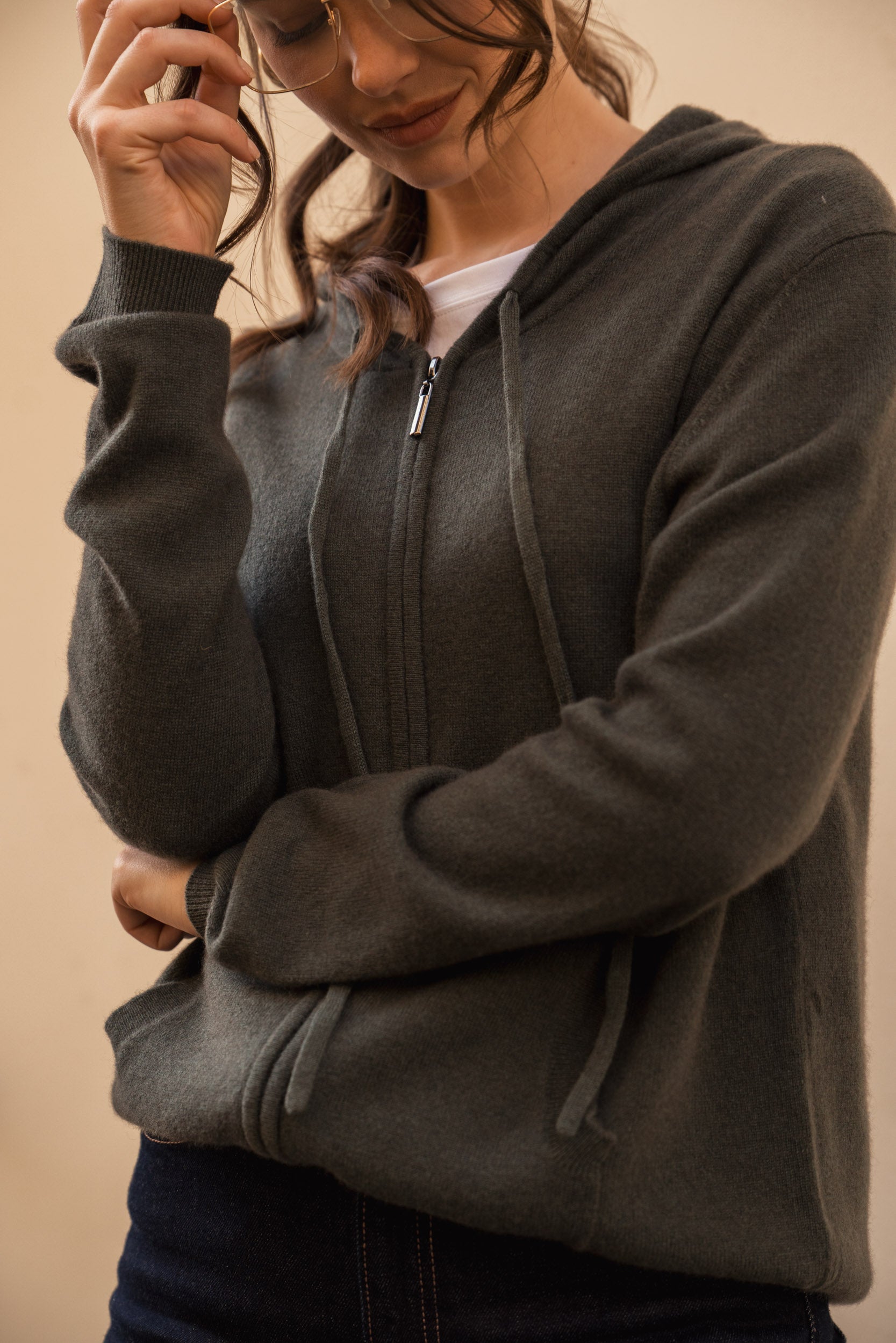 Gilet zippé à capuche en cachemire