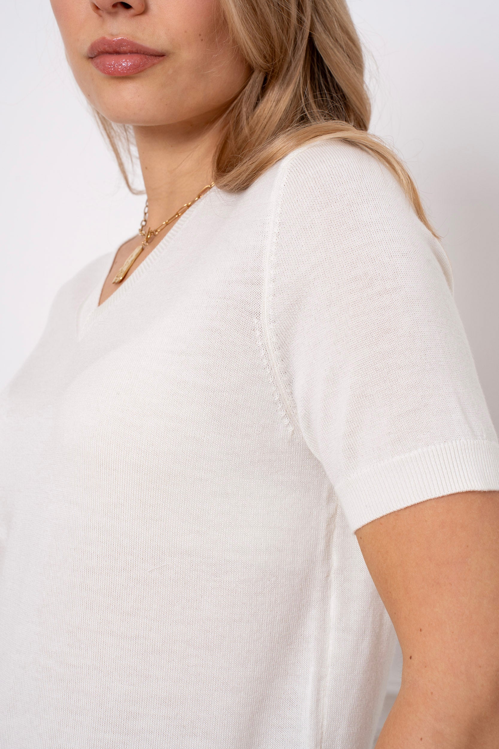 Pull 100% laine mérinos col V manches courtes